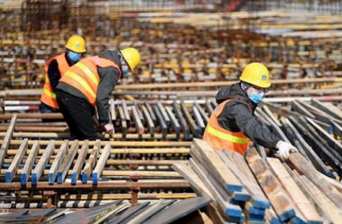 “點(diǎn)對(duì)點(diǎn)”返崗無需隔離，搬運(yùn)幫即時(shí)工為農(nóng)民工復(fù)工清障